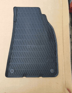 Dywaniki gumowe Audi A6 4F2061501 przód RL 6