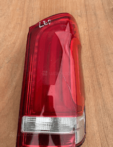 MERCEDES 447 VITO V klasa lampa tylna   prawa    LED  oryginał 1