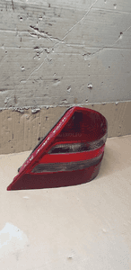 Lampa prawa tylna prawy tył Mercedes W203 Sedan 4