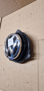 Klamka klapy bagażnika emblemat VW Passat B8 3G5827469 2