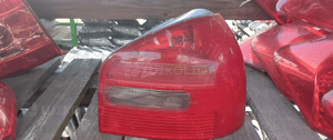 Tyl tylna lampa prawa audi A3 8L 1