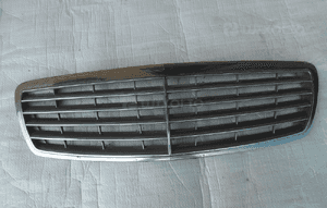 Mercedes e W211 atrapa grill 02-06 1