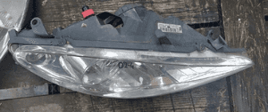 Przod przednia lampa prawa peugeot 307 2