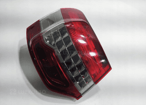 Lampa lewa tył tylna błotnika citroen C5 iii X7 sedan 9675061580 2008-2011 3