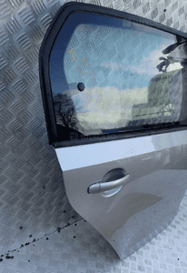 Drzwi prawy tył vw up  gołe. zamek , mechanizm szyby , szyba do kupienia osobno 3