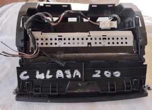 Wyświetlacz ekran navi nawigacji schowek mercedes W204 A2048205497 3