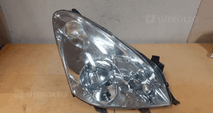 Toyota corolla verso  lampa przód przednia prawa 1