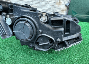 LAMPA BMW I3 ADAPTIVE LED 7389265 7