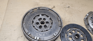 Sprzęgło dwumas koło dwumasowe BMW E81 E90 1.6i 1.8i 2.0i 7560876 7567842 2