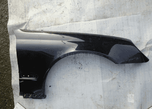 Mercedes 203 bdb błotnik przedni prawy 1