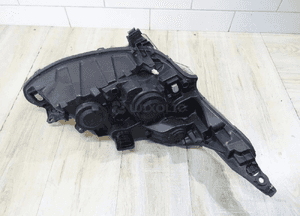 lampa LEWA przód PEUGEOT 208 europa 89905649 9