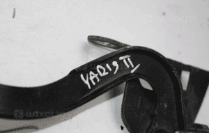 TOYOTA YARIS II '2005-2011 zawiasy maski 2