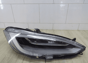 Tesla model s lift lampa prawy przód prawa przednia full led 105357500E 1