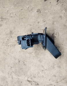 Zamek klapy bagażnika Audi A6 C6 Kombi 4F9827520C 8P4827505C 3