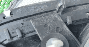 Trójkąt prawy zaślepka błotnika przód przedniego volvo V40 ii 31416474 3
