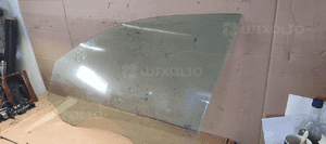 Szyba lewy przód przednia lewa VW Touareg AS2 05r 2