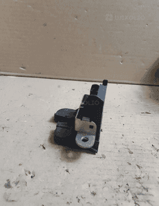 # ZAMEK KLAPY TYŁ VW PASSAT B6 KOMBI nr 1K6827505D 6