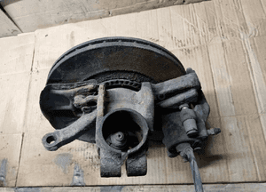 Zwrotnica piasta lewy przód kompletna VW New Beetle 2.0 9