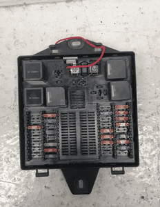 JAGUAR XJ X351 SKRZYNKA BEZPIECZNIKÓW PRZEKAŹNIKÓW BSI ORYGINAŁ 2