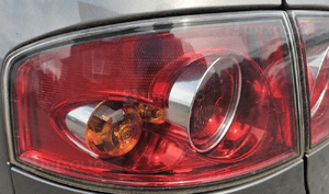 Seat Ibiza 02 lampa w blotnik prawa lewa   tyl tylna 1