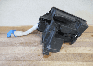 Zbiorniczek spryskiwaczy vw polo v 5 6R0 2009- 6