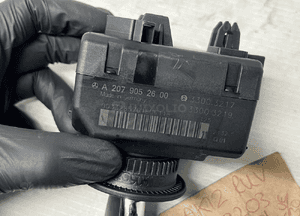 Mercedes Benz C klasa W204 E W212 W207 Stacyjka z kluczykiem A2079052600 8