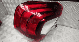 Lampa lewy / prawy tył peugeot 108 7