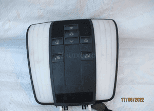Mercedes W212 lampka kabiny A2129064301 1