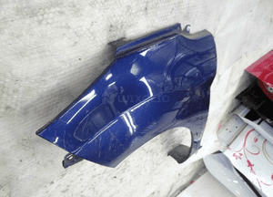Ford fiesta MK7 błotnik przedni lewy 3