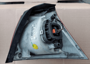 VW Golf V 5 lampa tyl tylna prawa 5
