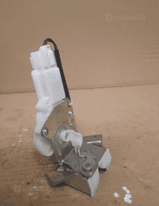 B6765 Zamek klapy Suzuki Swift MK6 4