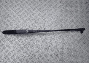 Ramię wycieraczki lewe vw touran ii 1T1955409A