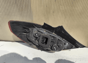 Opel corsa d 3D lampa tył tylna prawa dymiona 4