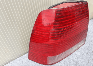 Lampa tył tylna lewa vw bora 2004 oryginał 3