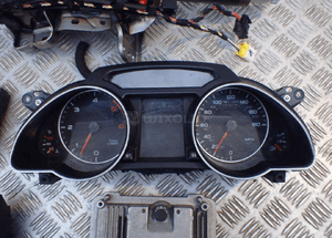 ZESTAW STARTOWY AUDI A5 T8 3.0 TDI MANUAL RADOM 8