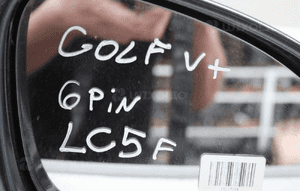 Lusterko zewnętrzne prawe 6 PIN LC5F VW GOLF V+  PLUS 4
