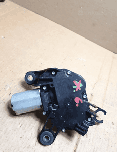 } SILNICZEK WYCIERACZKI TYŁ OPEL ASTRA H KOMBI EUROPA 0390201591 1