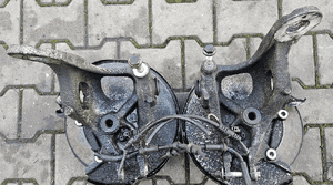 Audi A4 B8 piasta zwrotnica tył tylna prawa  lewa 1