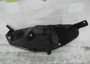 Ford fiesta MK8 cała lampa przednia prawa 4