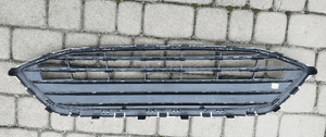 ZDERzak przód gril focus mk 4 lift 11