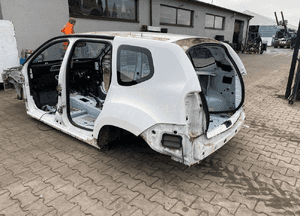Ćwiartka błotnik prawy tył dacia duster i 4