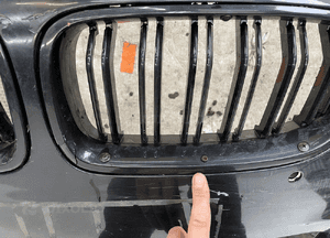 Bmw F10 m lift oryginalny zderzak przedni naprawiany 7