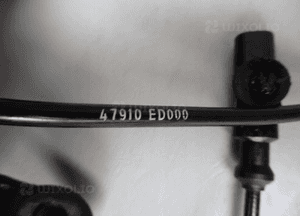 Zwrotnica piasta lewy przód Nissan Cube 3