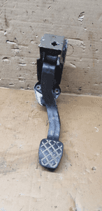 Pedał sprzęgła wysprzęglik pompka VW FOX 6Q0721388D 6Q1721321C 1