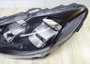 Ford Kuga MK3 lampa LV4B-13E015-FB 2