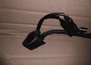 DYSZE SPRYSKIWACZE MASKI BMW E90 E91 KPL. 6928623 2