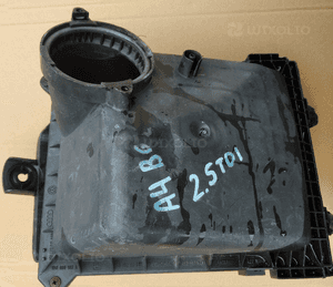 Audi A4 B6 2.5 TDI obudowa filtra powietrza 1