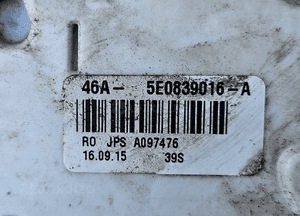 VW  Passat B8 zamek drzwi tyl tylny prawy  lewy 5E0839015A 5E0839016A 6