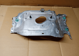 Osłona termiczna komory silnika BMW M5 G30 F90 4.4 V8 7852130 1