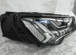 Audi Q7 lift matrix full led cała lampa przednia prawa 4